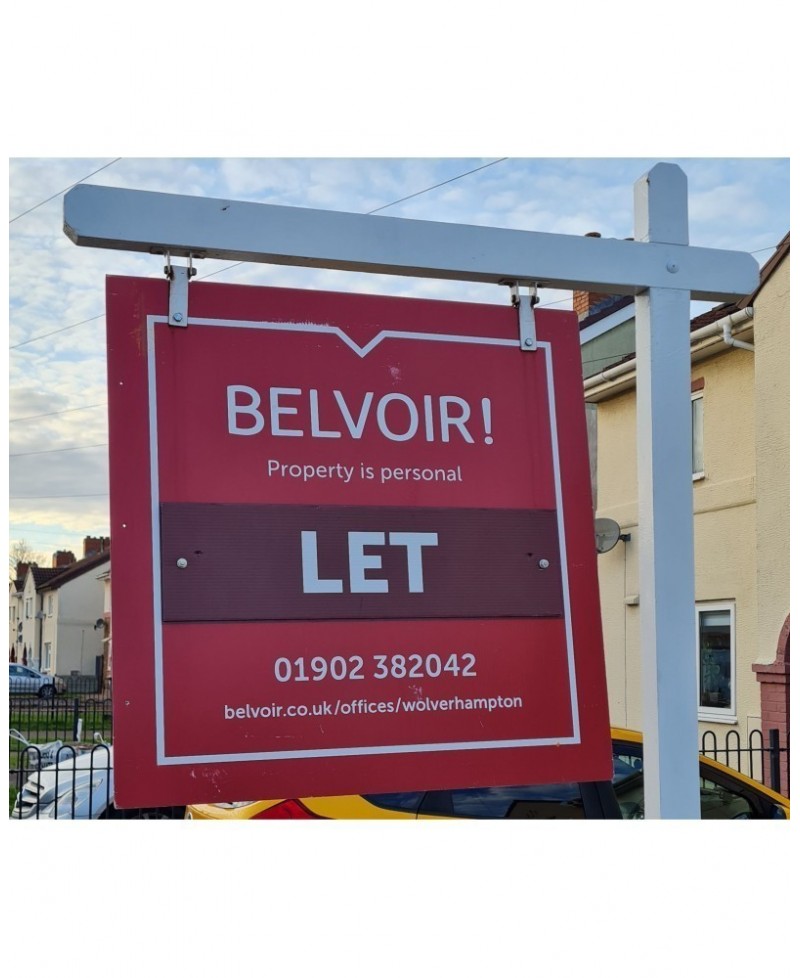 To Let Correx Sign
